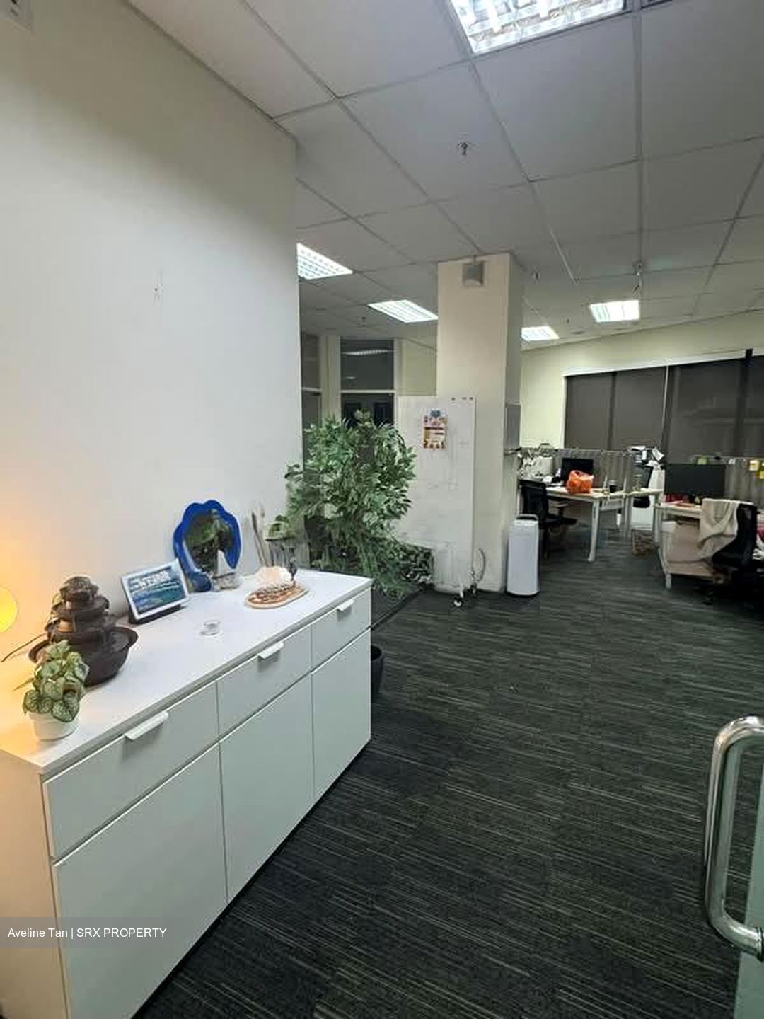 Jalan Pemimpin (D20), Office #534115421